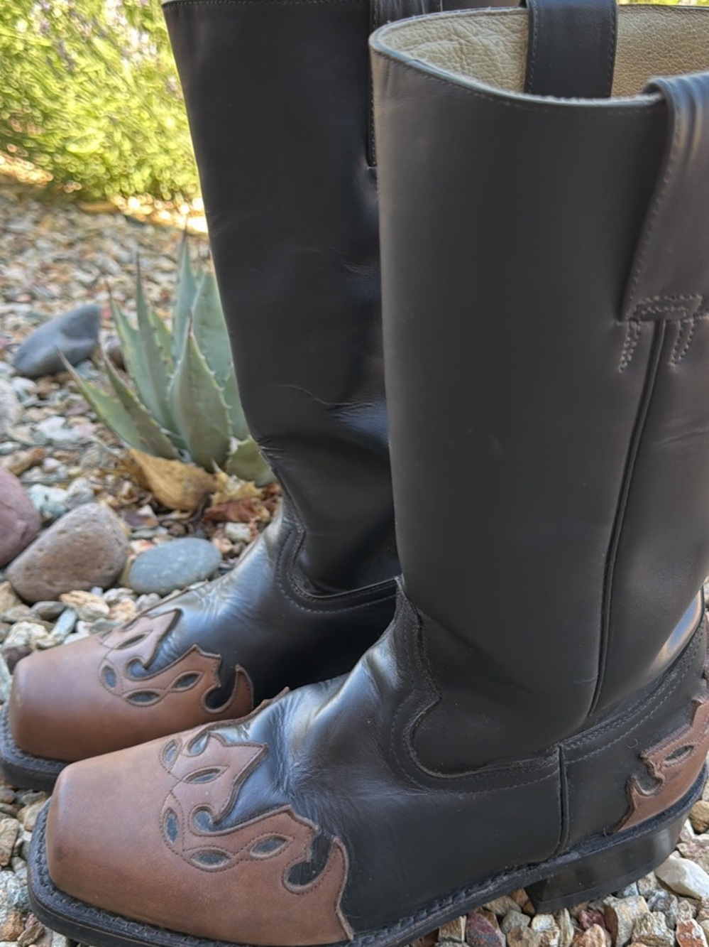 El General Square Toe leather boots
